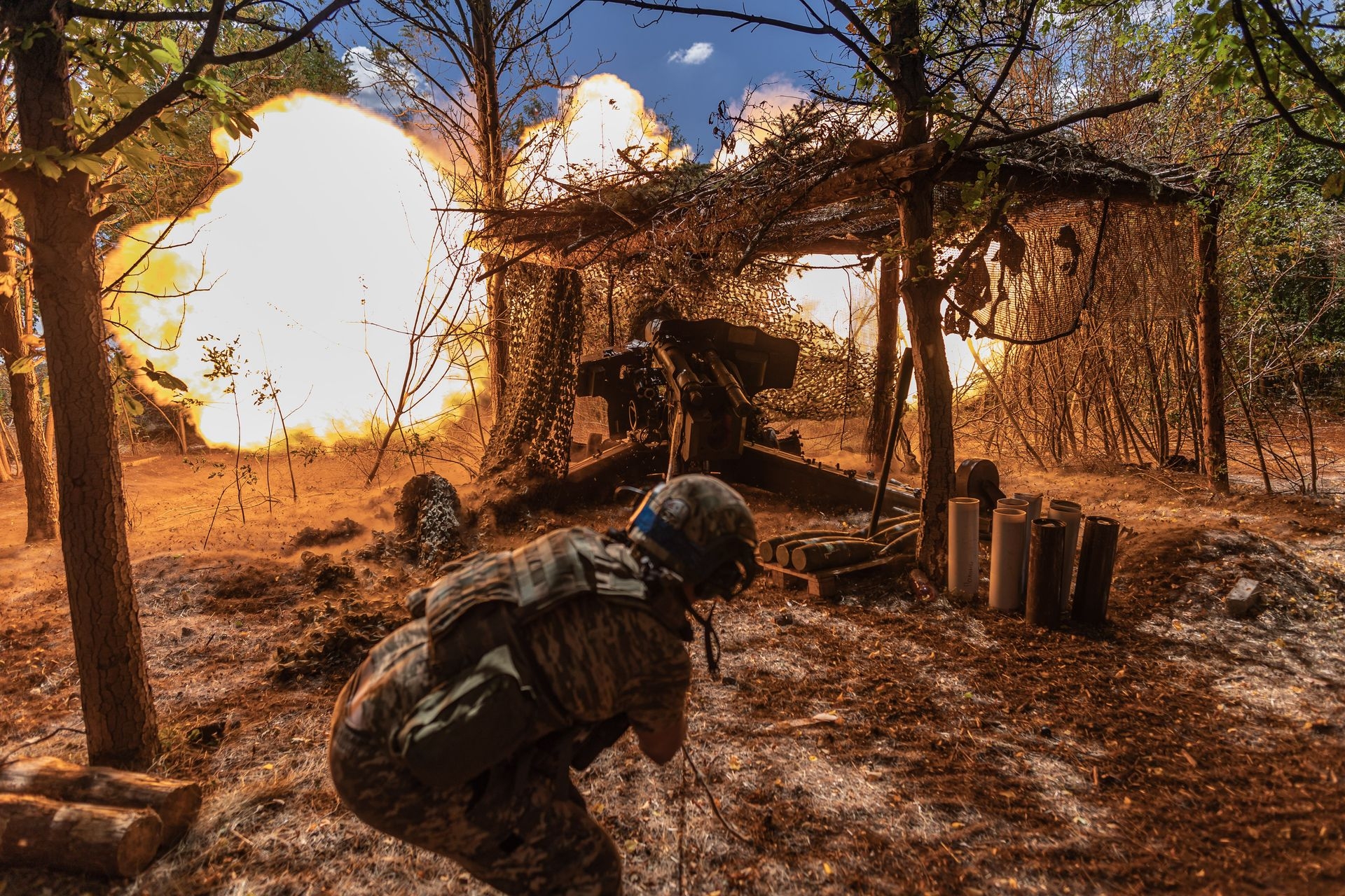 Ukrainian soldiers from the Donetsk Oblast fire D-20 artillery in the direction of Toretsk, Donetsk Oblast, Ukraine, on 24 July 2025.