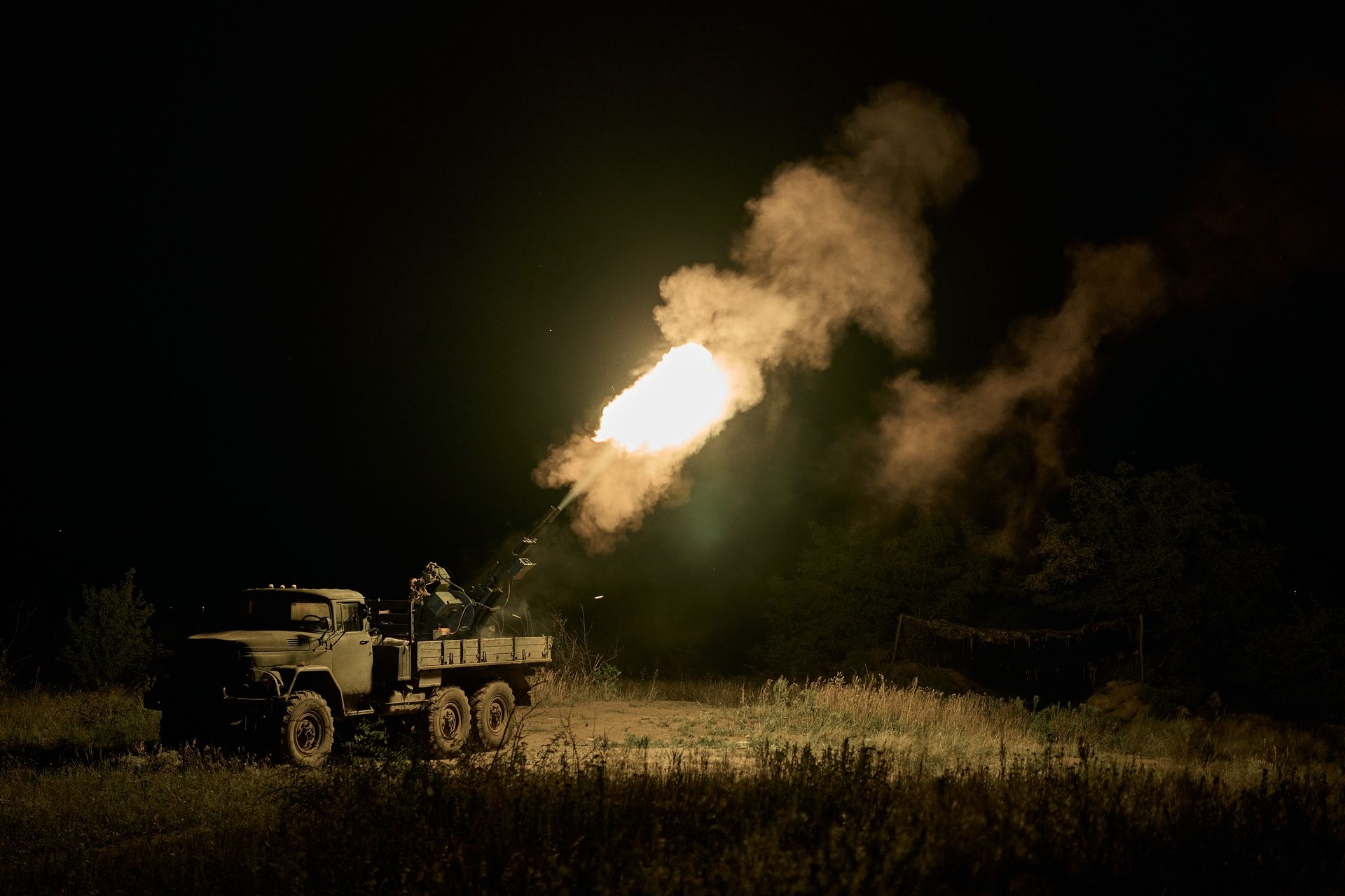 Soldiers of the 93rd Mechanized Brigade “Kholodnyi Yar” operate a twin-barreled 23mm ZU-23 anti-aircraft gun equipped in Donetsk Oblast, Ukraine, on Aug. 15, 2025.
